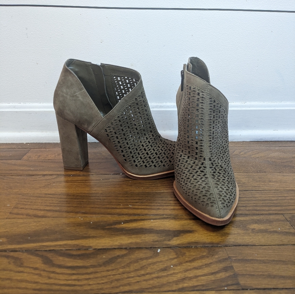 New Vince Camuto olive moss booties